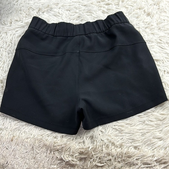 Lululemon On The Fly Short *Woven *2.5" Black - Picture 3 of 5